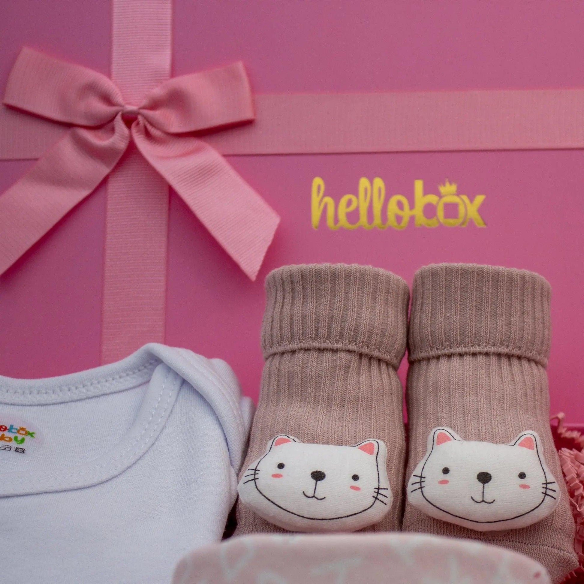 24 schöne pinke Baby Aufkleber mit Hand Lettering und Krone, MATTE  Papieraufkleber für Mädchen Geschenke (ø 45mm; 24 x 1 Motiv) Baby Arrival!  