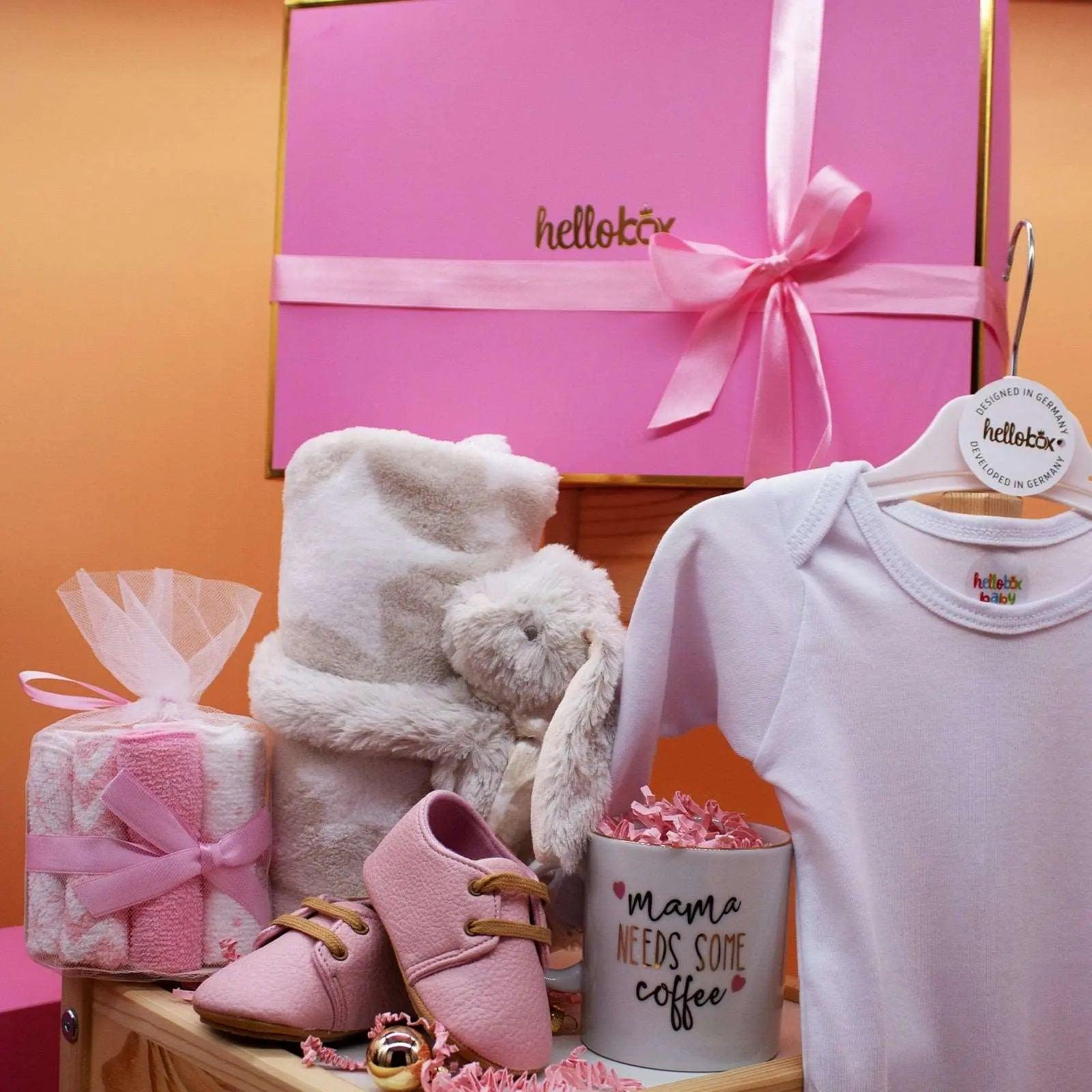 Hellobox Geschenk neugeborenes mit Babydecke, Kuscheltier (17 Teile) (Rosa) Mädchen helloboxshop